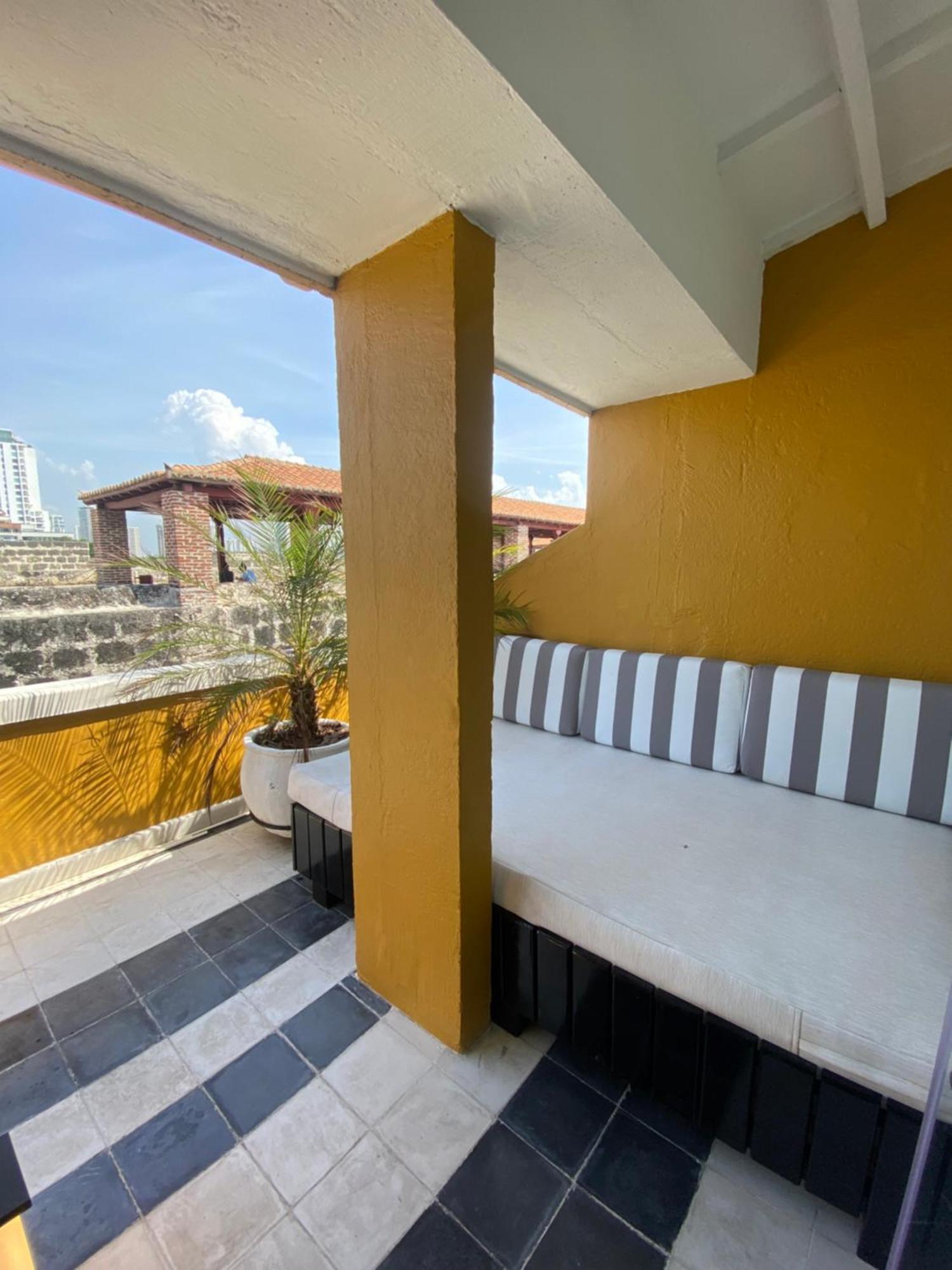 Апартаменты Apartamento Duplex Vista Al Mar Y Murallas Nuevo En La Ciudad Amurallada Картахена Экстерьер фото