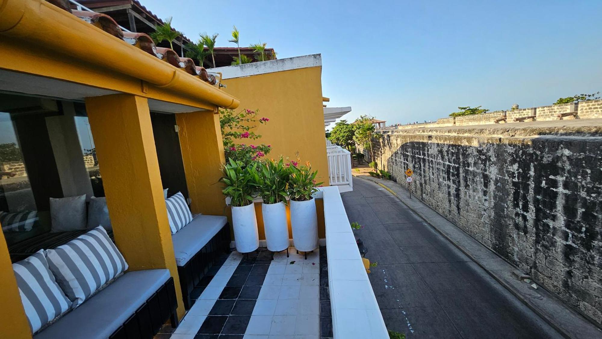 Апартаменты Apartamento Duplex Vista Al Mar Y Murallas Nuevo En La Ciudad Amurallada Картахена Экстерьер фото