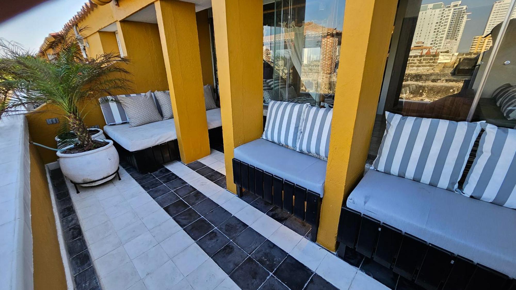 Апартаменты Apartamento Duplex Vista Al Mar Y Murallas Nuevo En La Ciudad Amurallada Картахена Экстерьер фото
