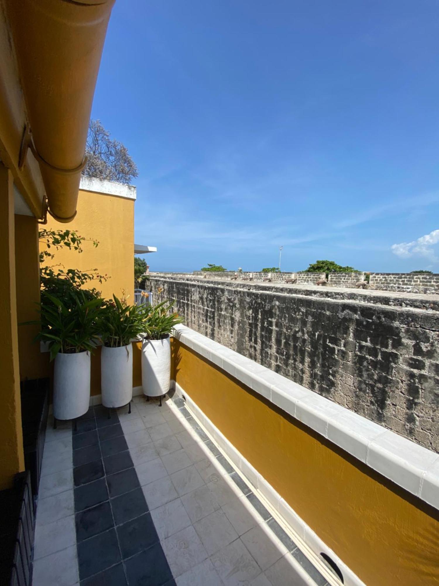 Апартаменты Apartamento Duplex Vista Al Mar Y Murallas Nuevo En La Ciudad Amurallada Картахена Экстерьер фото