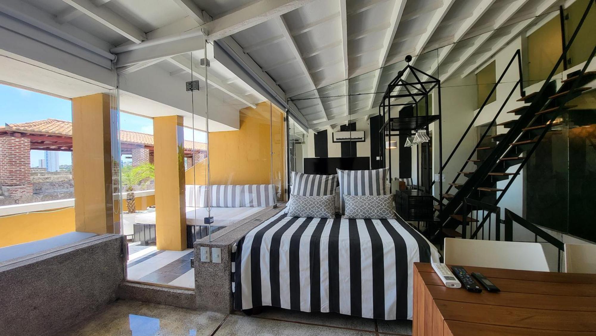 Апартаменты Apartamento Duplex Vista Al Mar Y Murallas Nuevo En La Ciudad Amurallada Картахена Экстерьер фото